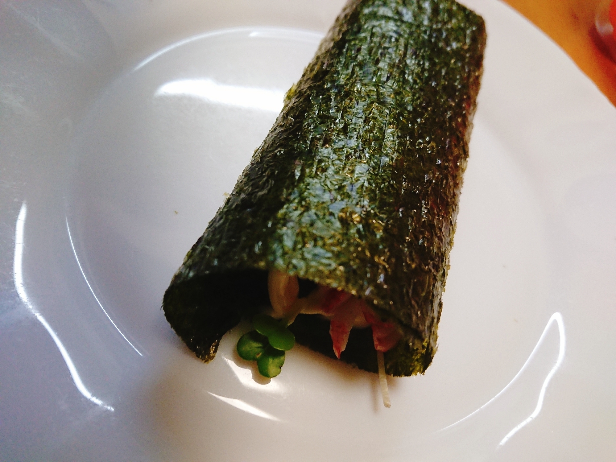 カニかまと玉子と貝割れの手巻き