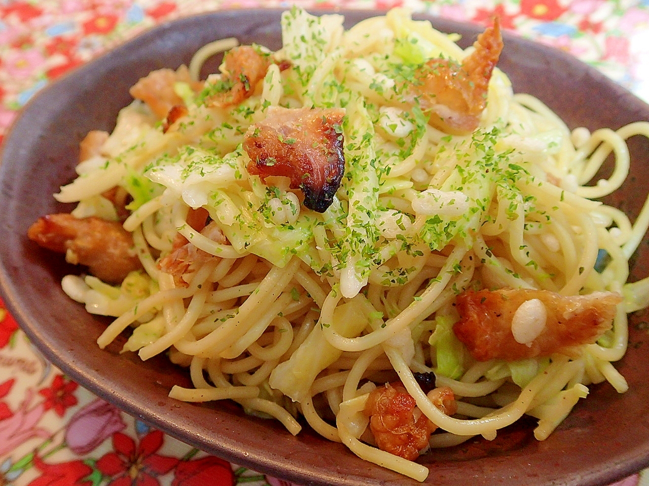 白だしで　鶏皮とキャベツの焼きそば♪