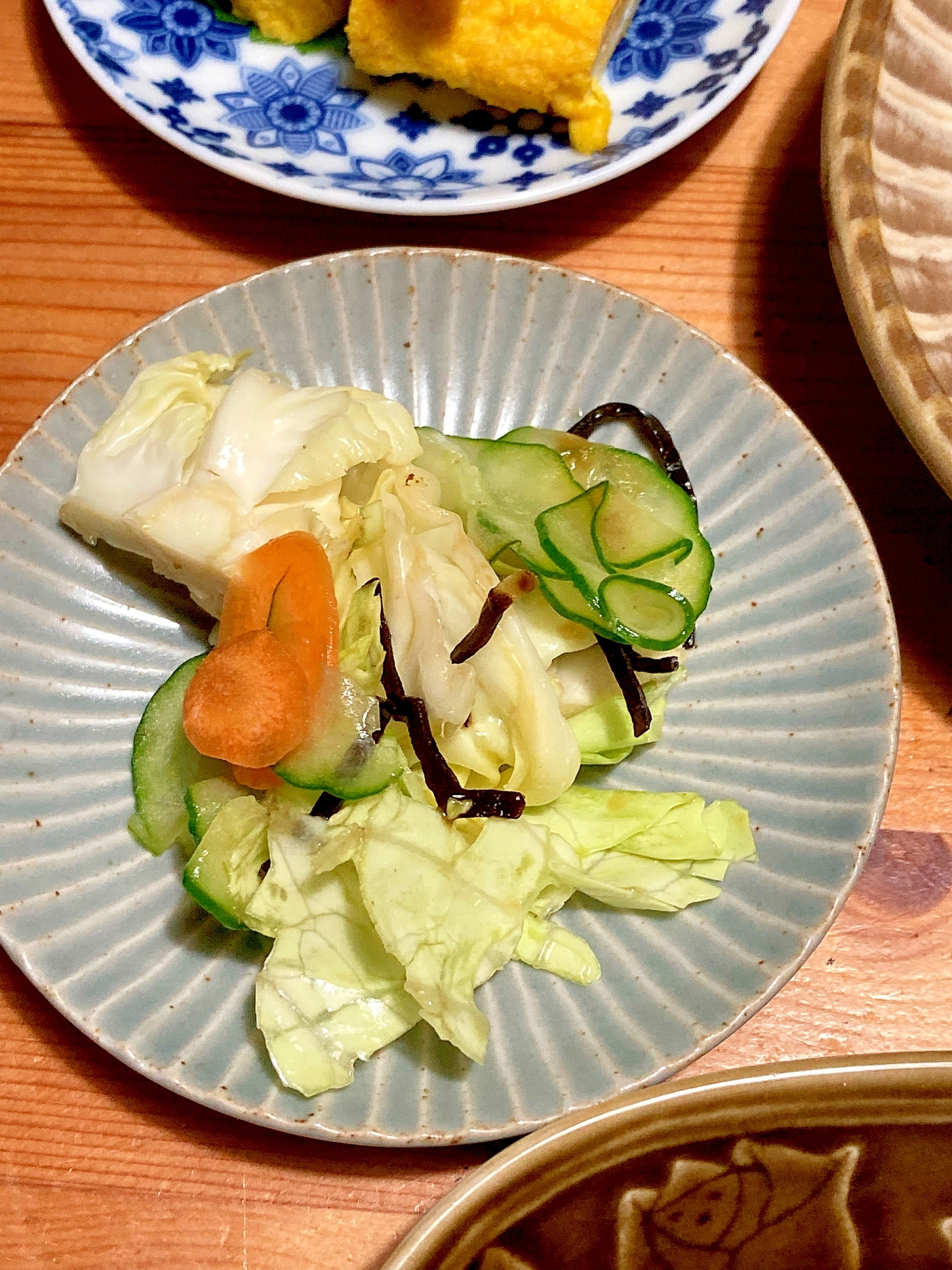 塩昆布と野菜のレモン浅漬け