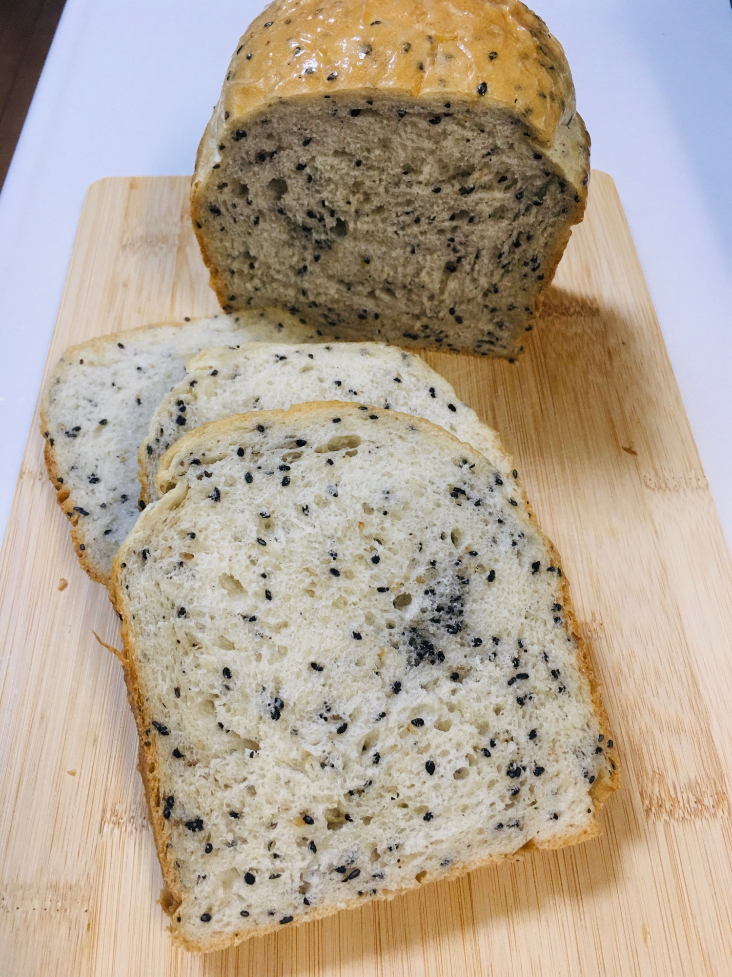 自家製酵母ストレート法のセサミ食パン☆HBで