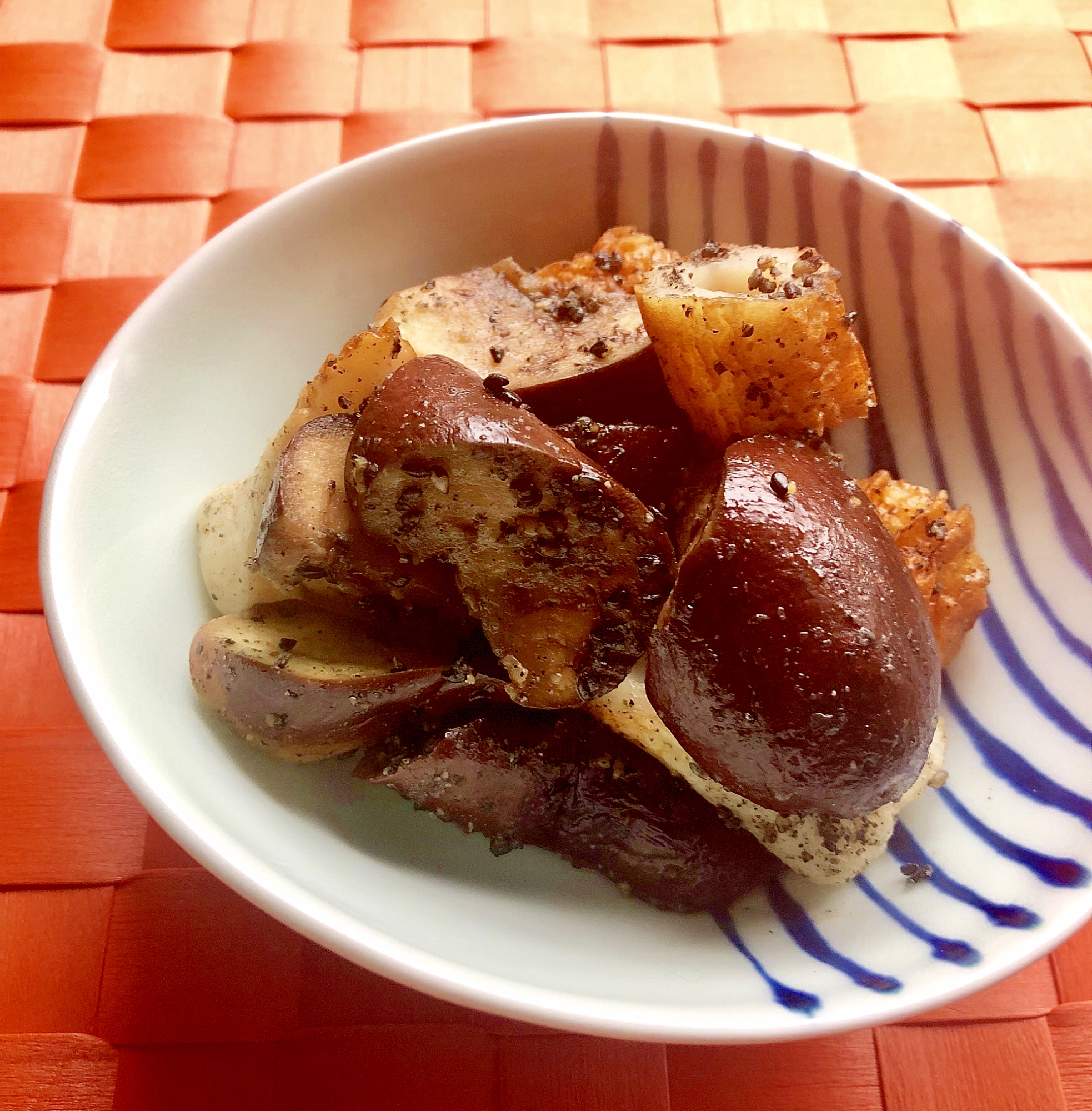 レンジで簡単！なすとちくわの塩ごま和え