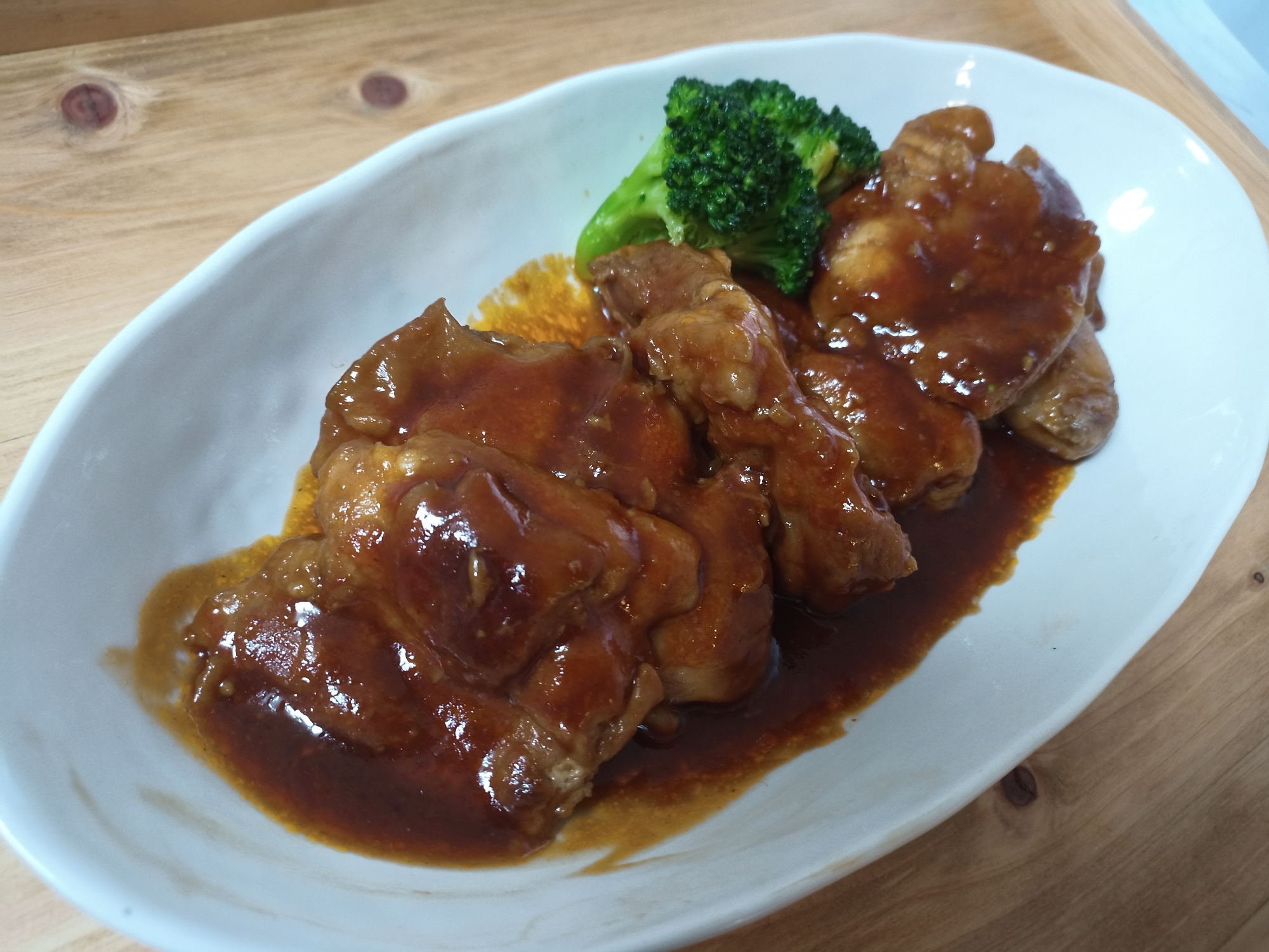 簡単でプチ贅沢!!鶏もも肉のBBQソース煮