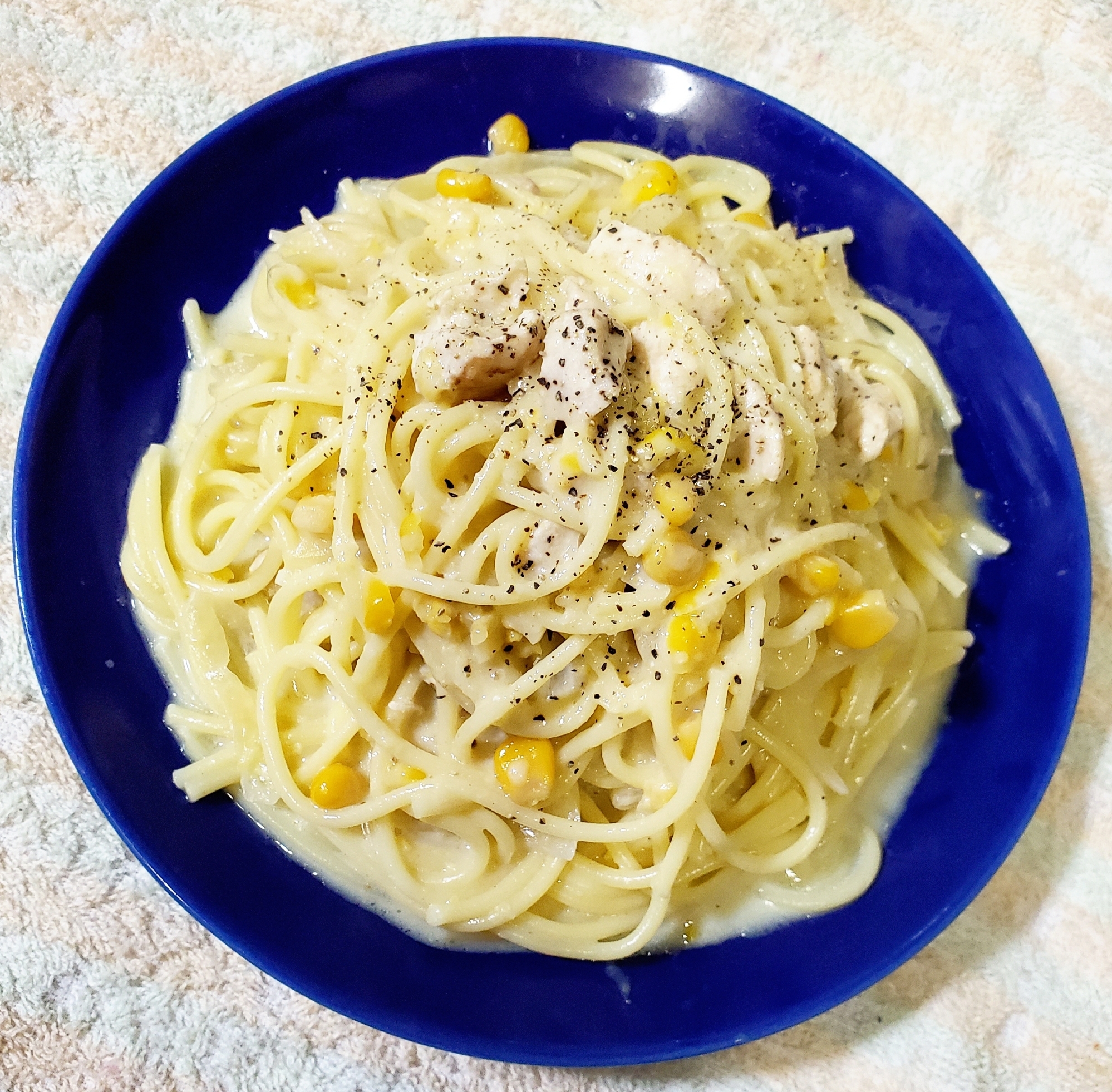 鶏のコーンクリームパスタ