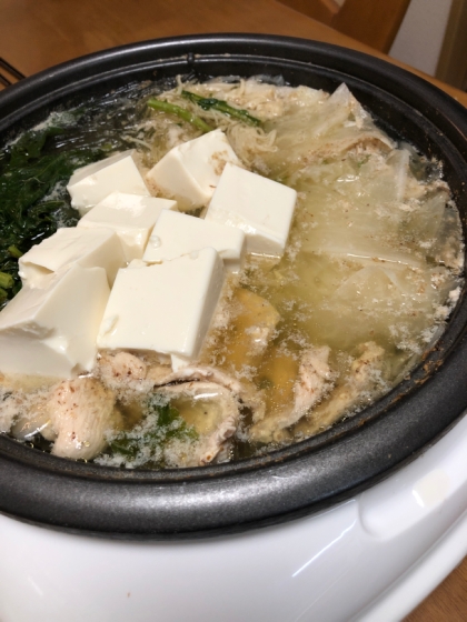 豆腐と春雨も入れてみました。
夏はあっさりお鍋、美味しいです！