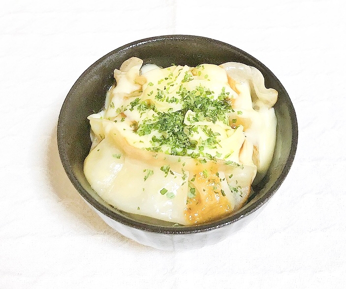 簡単⭐ミニチーズ餃子丼