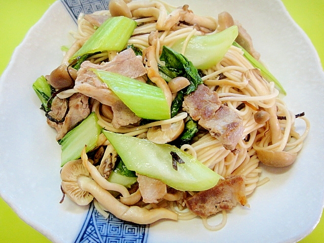 チンゲン菜と塩昆布豚肉の炒めひやむぎ