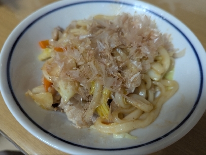 ☆ニラとキャベツと豚肉の焼きうどん☆♪