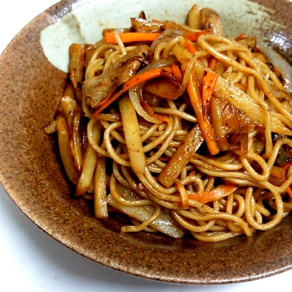 今まで焼きそばにじゃが芋を入れたことが無かった事実に初めて気づきました！食べ応えがあって良いですね♪美味しかったです、ごちそう様でした★