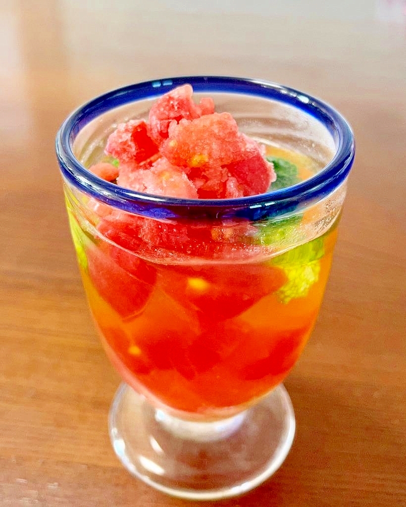 トマトとブロッコリーのコンソメゼリー