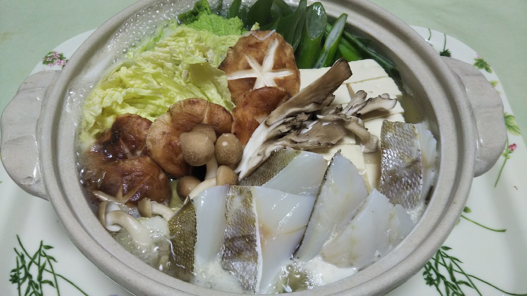 鱈と3種のきのこ鍋 レシピ 作り方 By ミニー7015 楽天レシピ