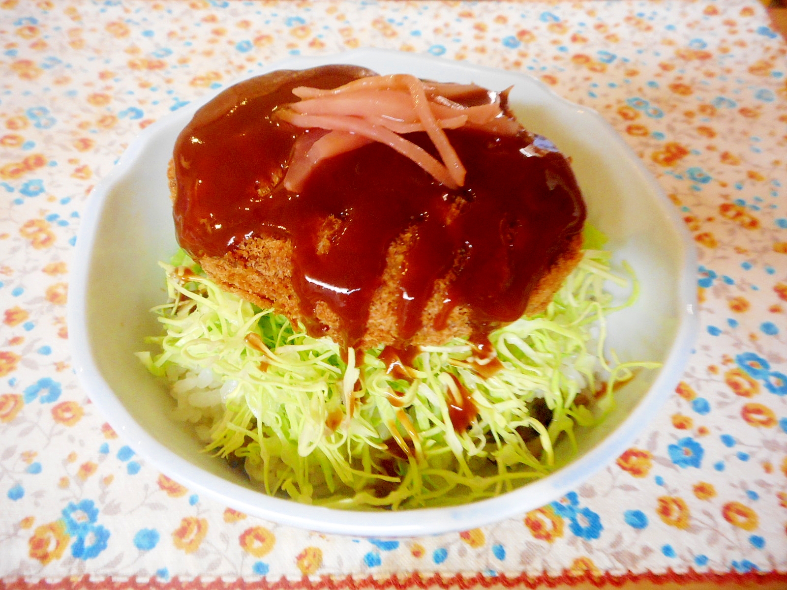 舞茸ご飯のソースメンチカツ丼