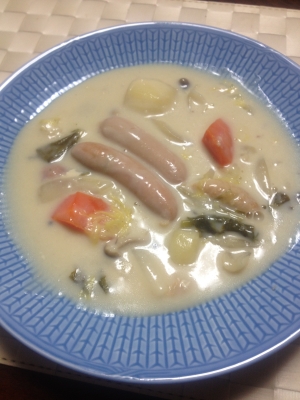 パリッとしたウィンナーが美味しい クリームシチュー レシピ 作り方 By あおばーば 楽天レシピ