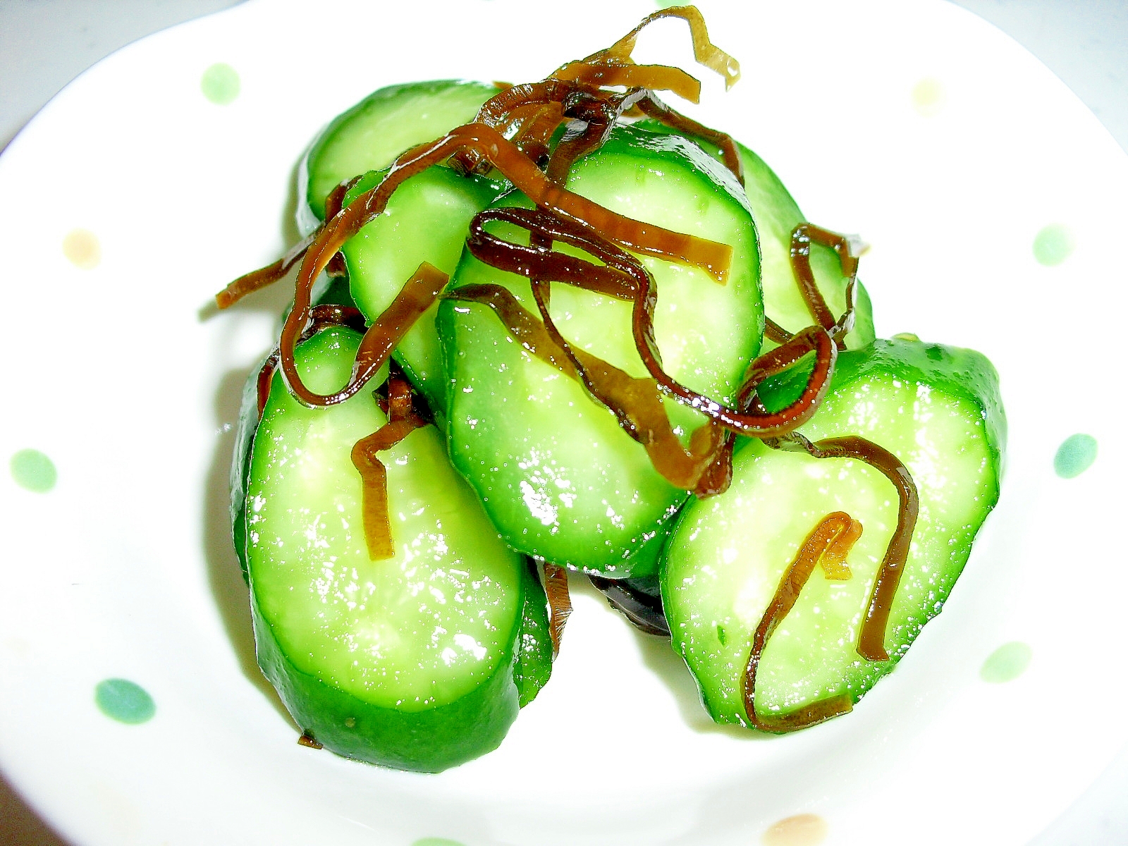 パパッと♪我が家の“きゅうりと塩昆布の浅漬け”