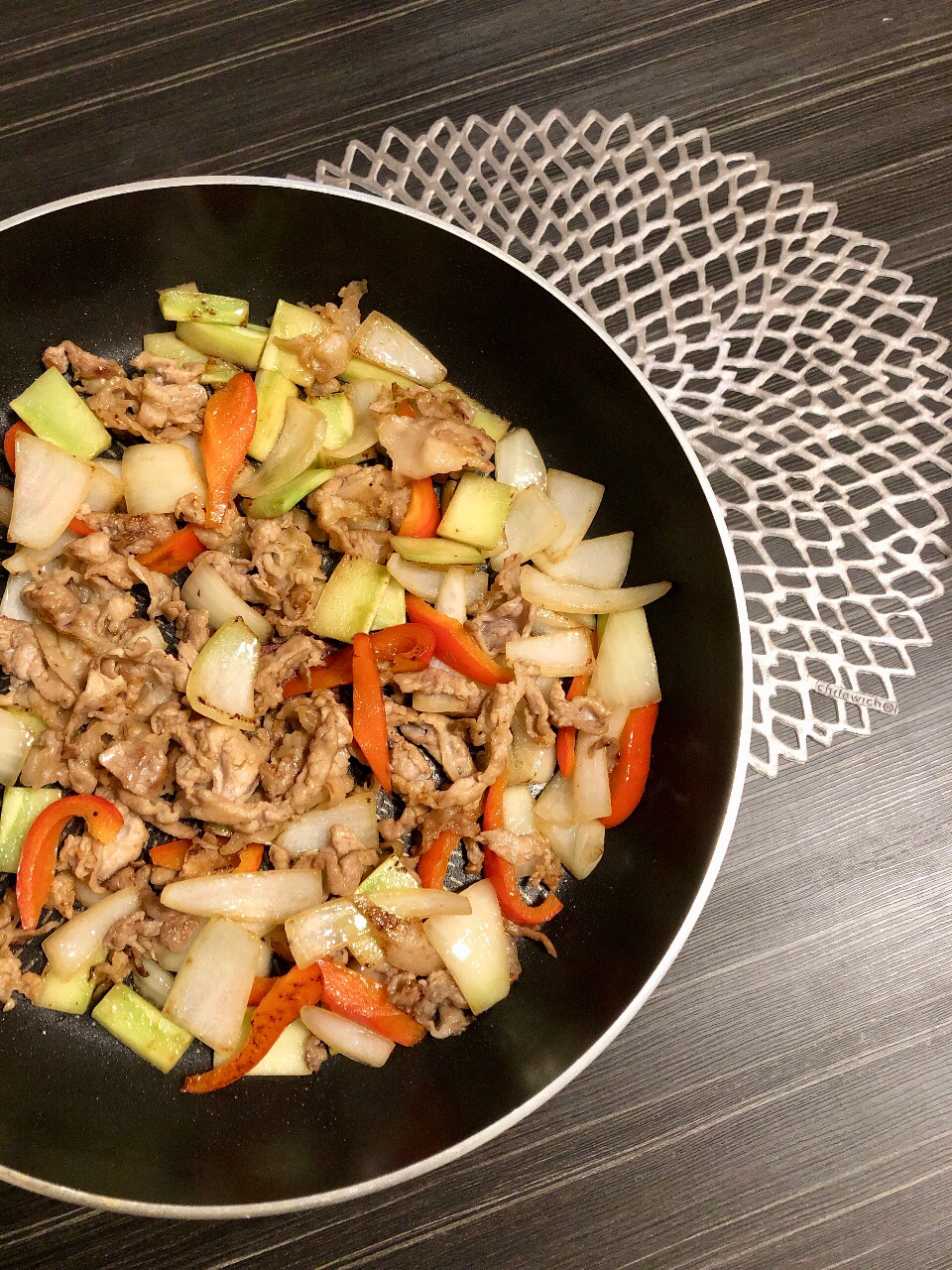 豚肉とブロッコリーの茎を食べ切り♪焼肉のタレ炒め