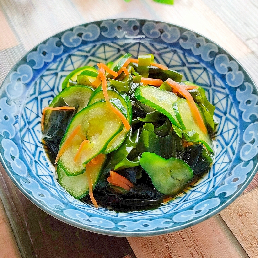 定番の三杯酢で！【胡瓜とワカメの酢の物】栄養補給♪