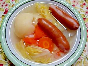 ボリューム満点☆粗挽きウインナーと野菜のスープ