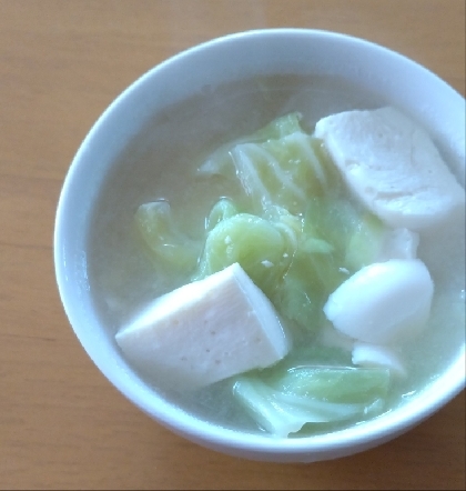 豆腐とキャベツの味噌汁
