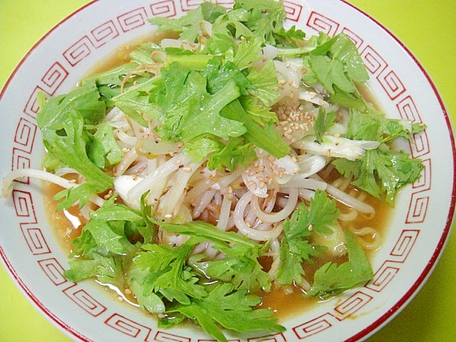 もやしとネギ春菊の味噌ラーメン