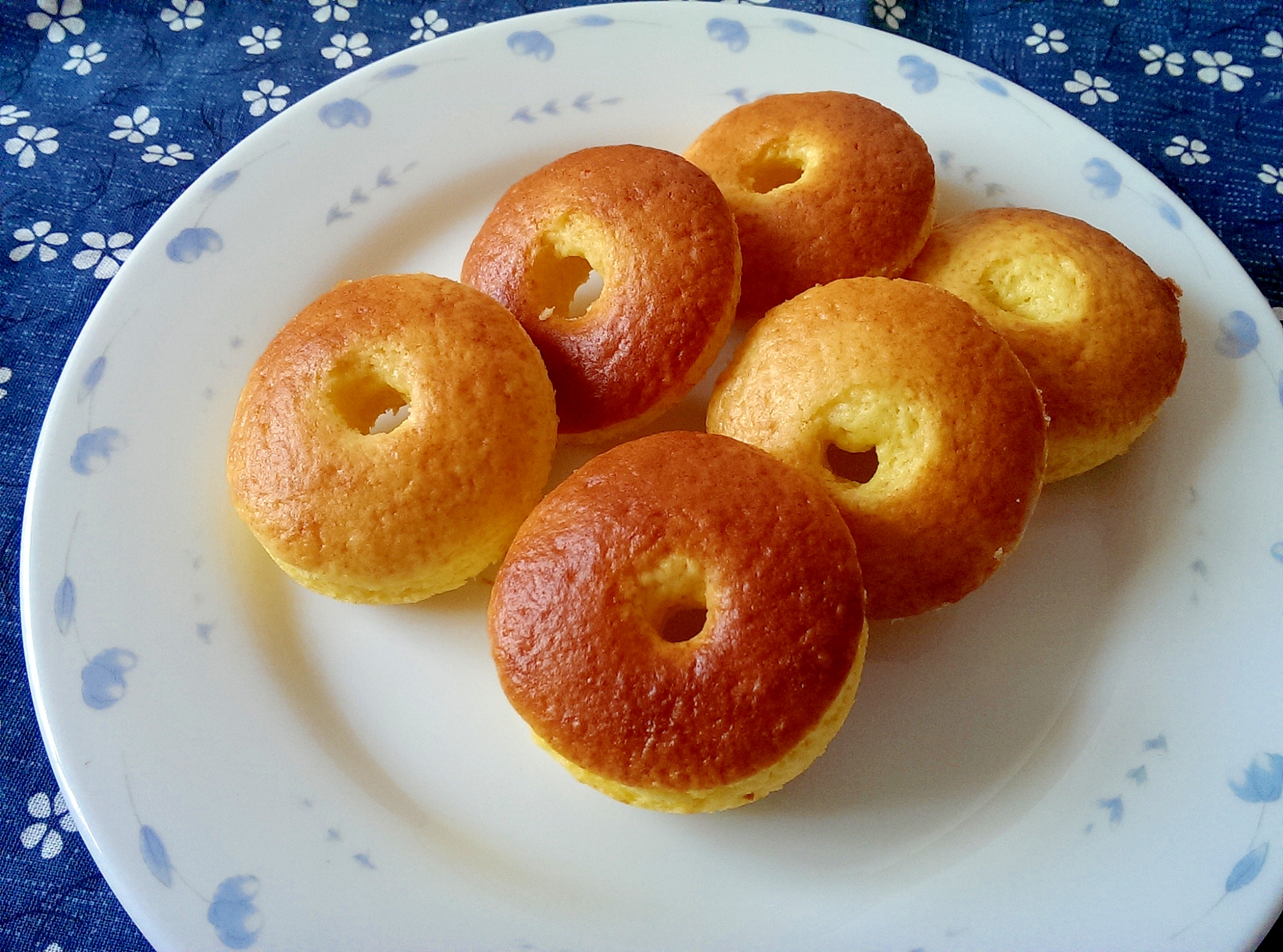 ホットケーキミックスで作る焼きドーナツ