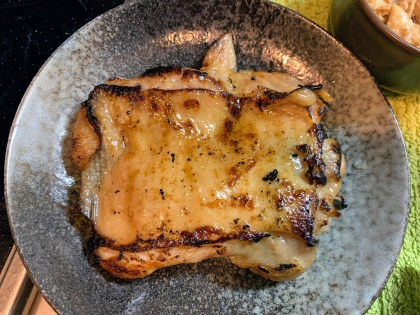 鶏もも肉の味噌漬け焼き