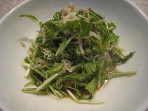 水菜サラダ カリカリにんにくとちりめんじゃこ レシピ 作り方 By さやたけ72 楽天レシピ 水菜サラダ カリカリにんにくとちりめんじゃこ レシピ 作り方 By さやたけ72 楽天レシピ