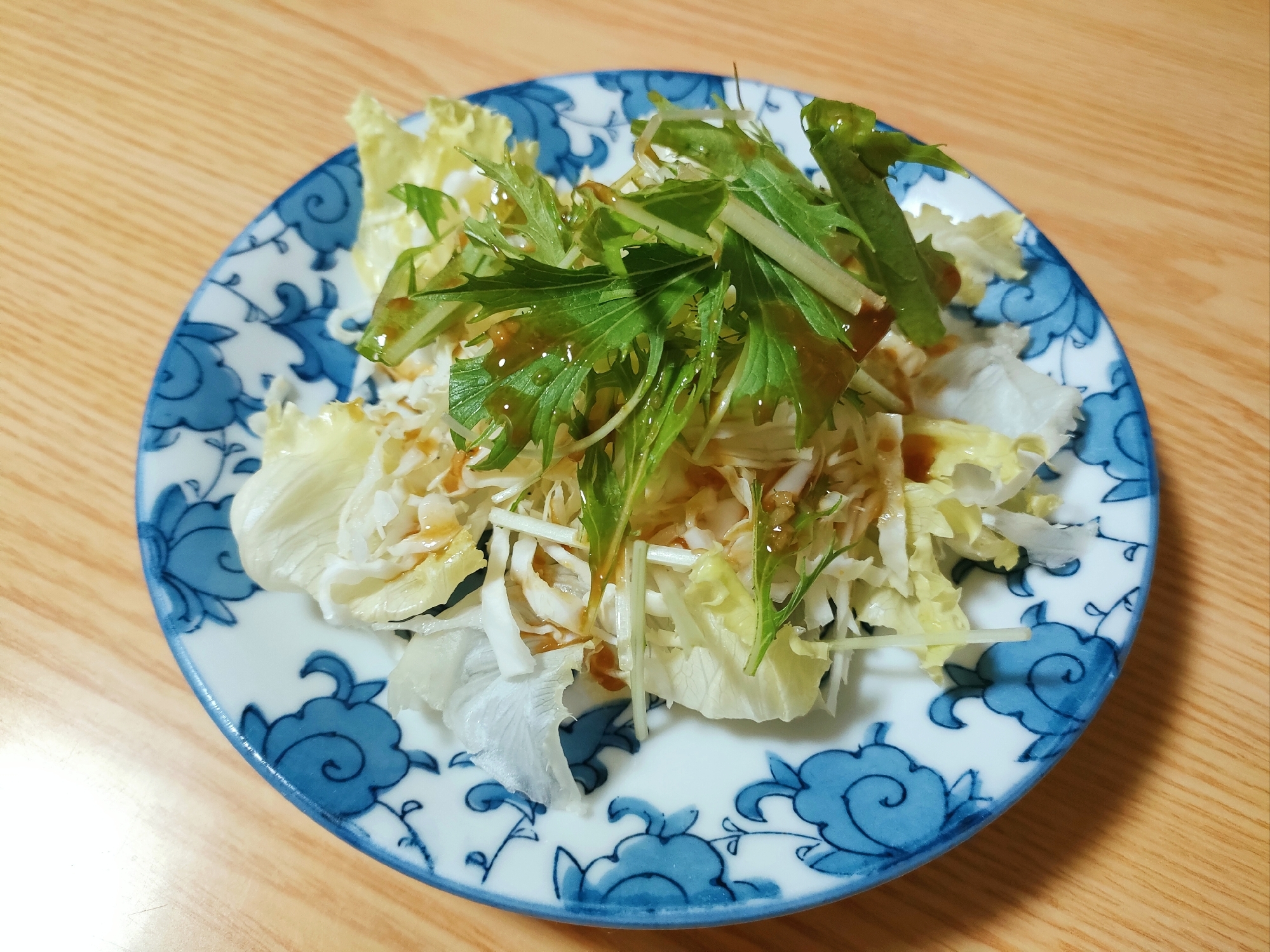 レタスとキャベツと水菜のサラダ