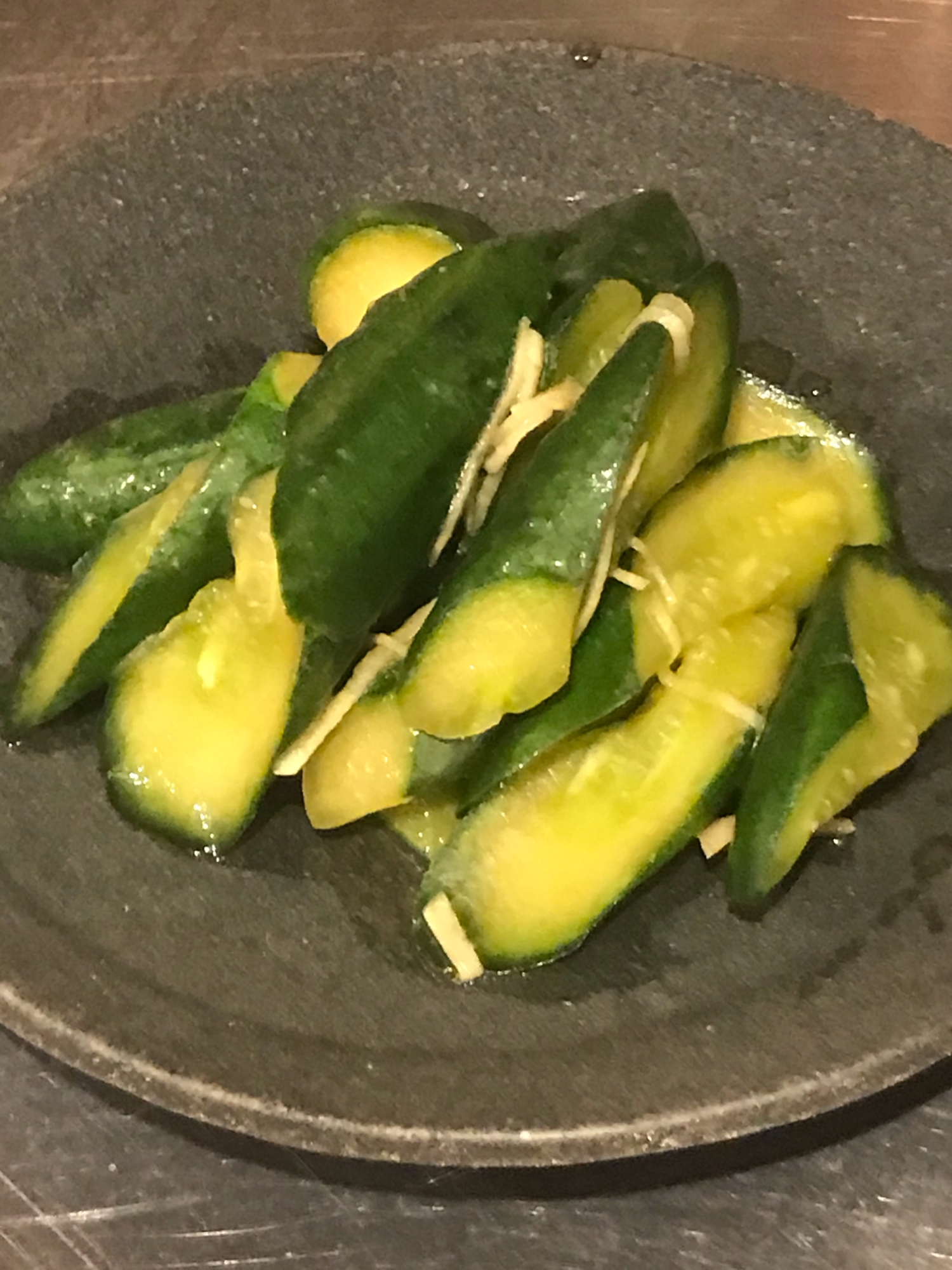 ごま油と生姜が香る きゅうりの浅漬け レシピ 作り方 By 猫又シェフ 楽天レシピ ごま油と生姜が香る きゅうりの浅漬け レシピ 作り方 By 猫又シェフ 楽天レシピ