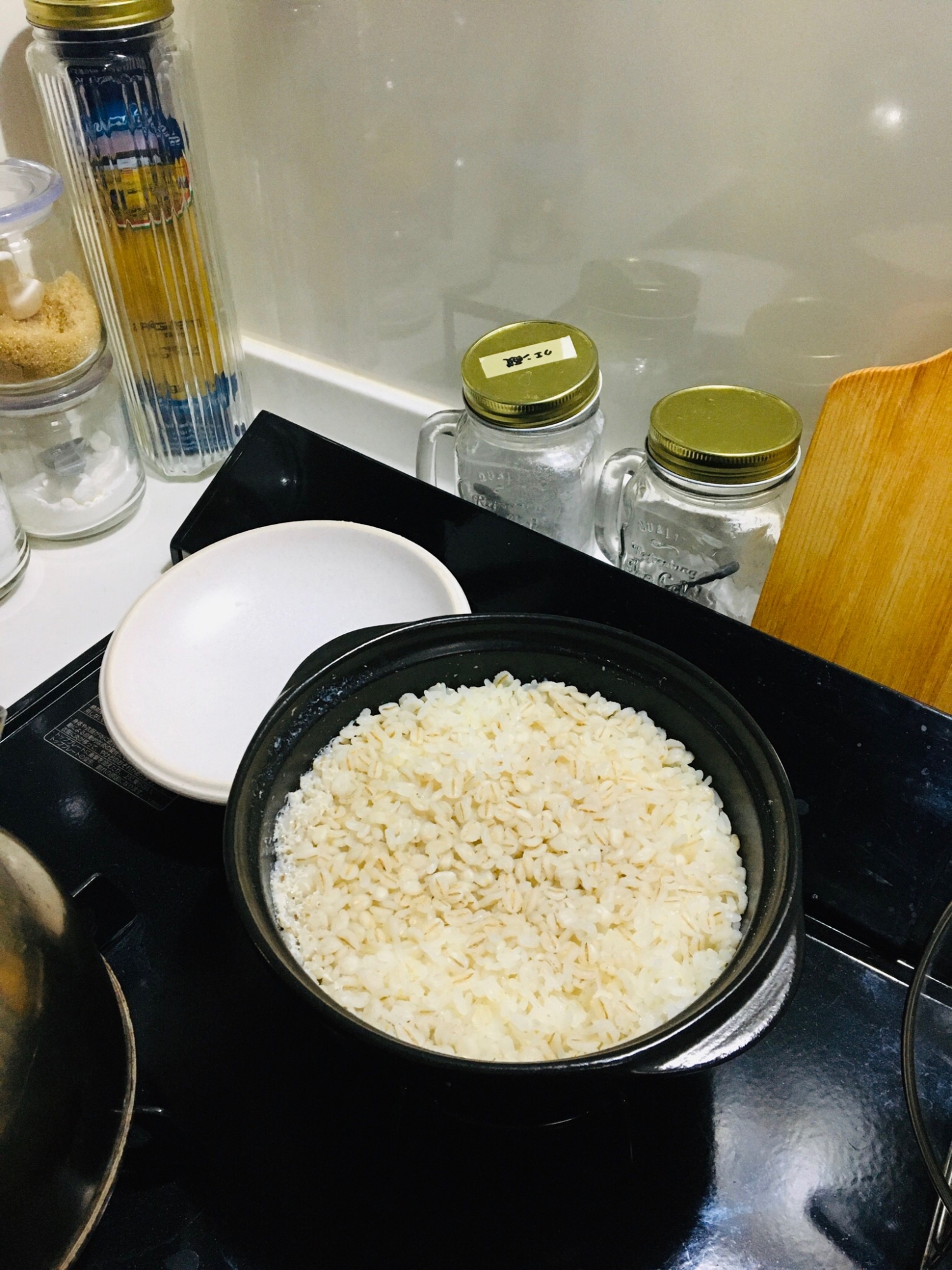 一人用土鍋で炊く麦ご飯