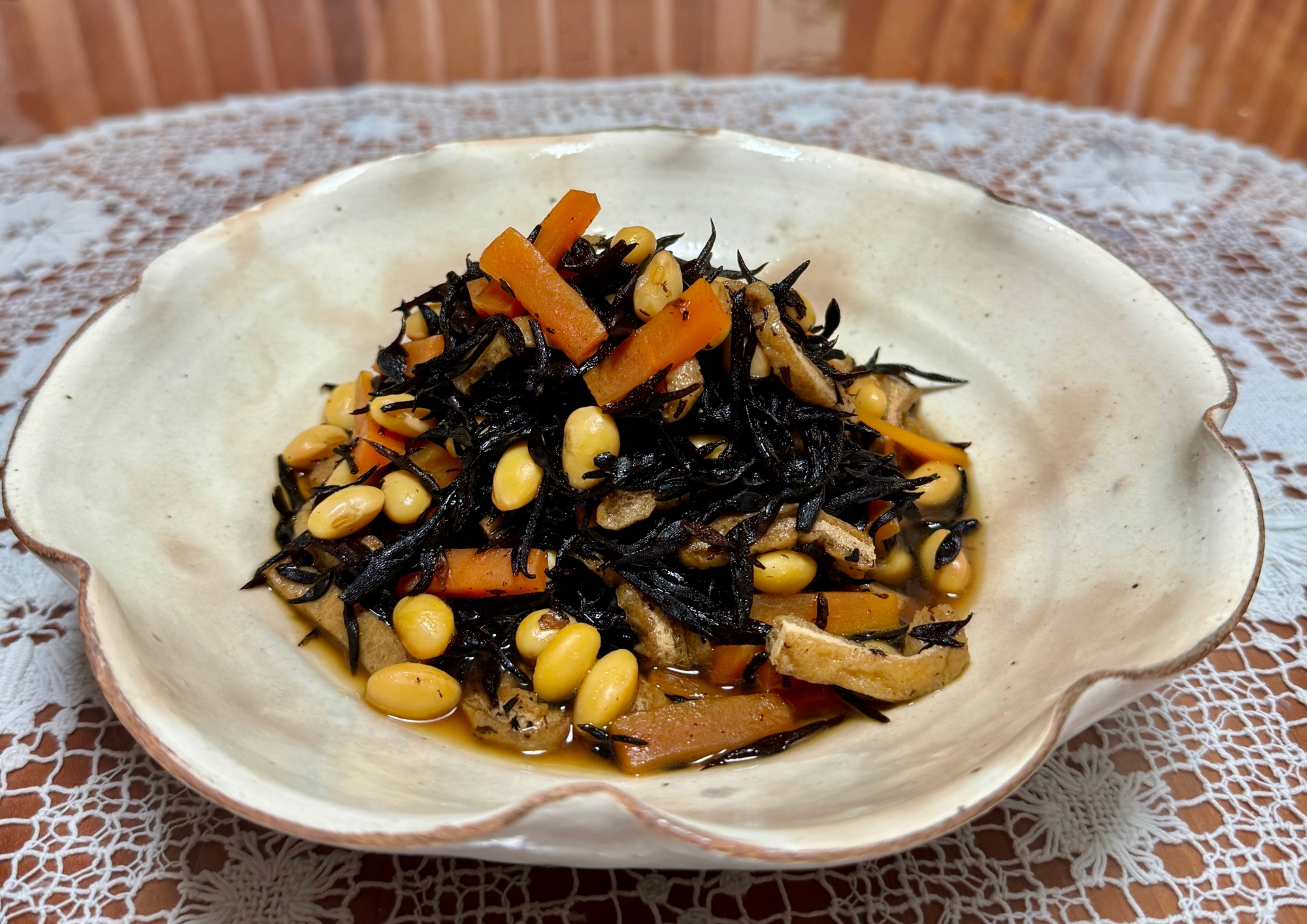 定番おかず!蒸し大豆とひじきと油揚げと人参の☆煮物