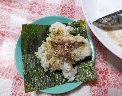 さんまの塩焼きおにぎり　醤油風味