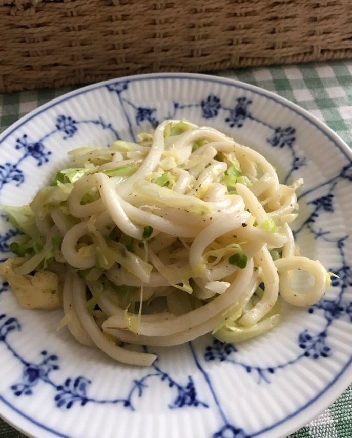 キャベツとアルファルファのマヨ焼きうどん