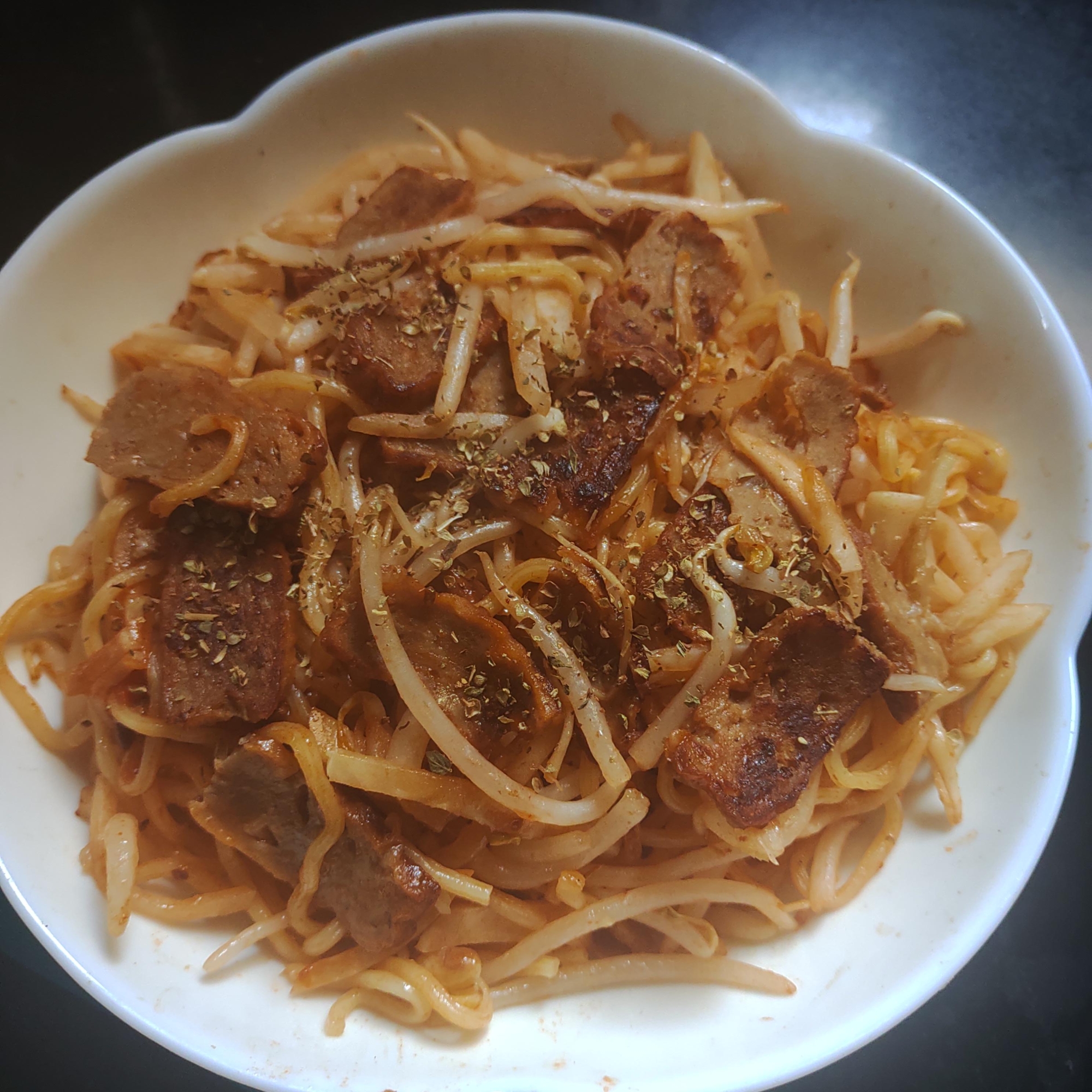 ハンバーグ、かぶ、もやし、ミートソース焼きそば