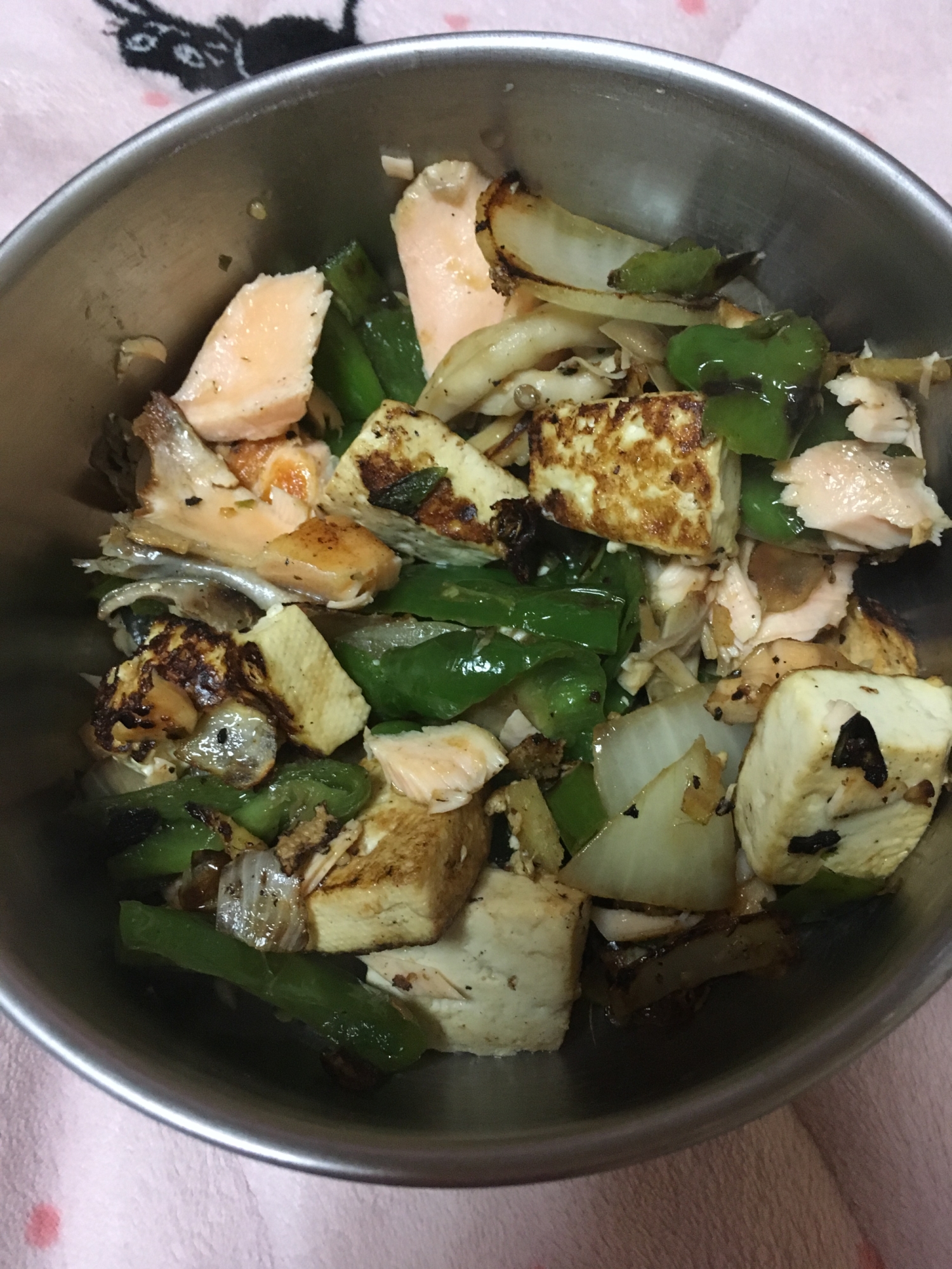 ネギ塩鮭と残り野菜の簡単炒め