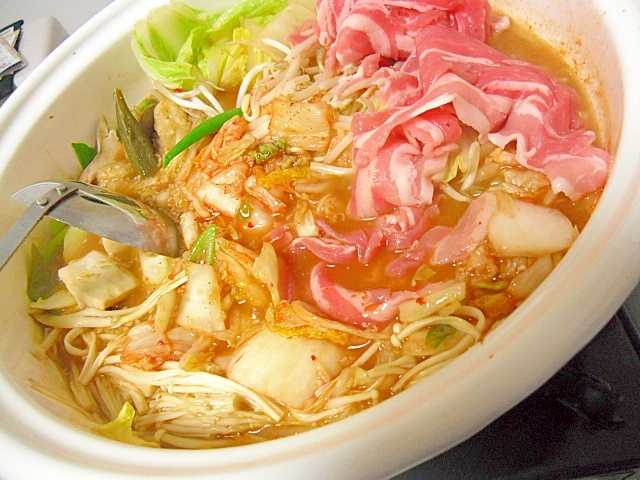 簡単おいしいキムチ鍋のスープ