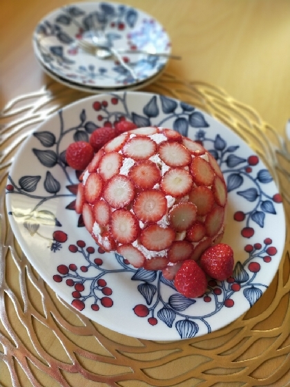 息子の2歳のお誕生日に初挑戦！とっても美味しくできて感激です☆★スポンジの代わりに食パンはさんで作りました！