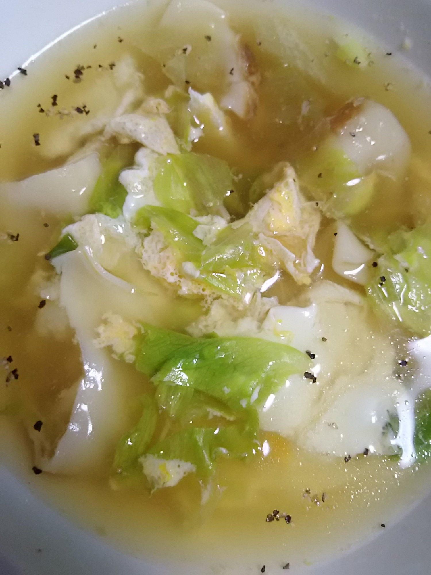 レタスと餃子の卵スープ(^^)