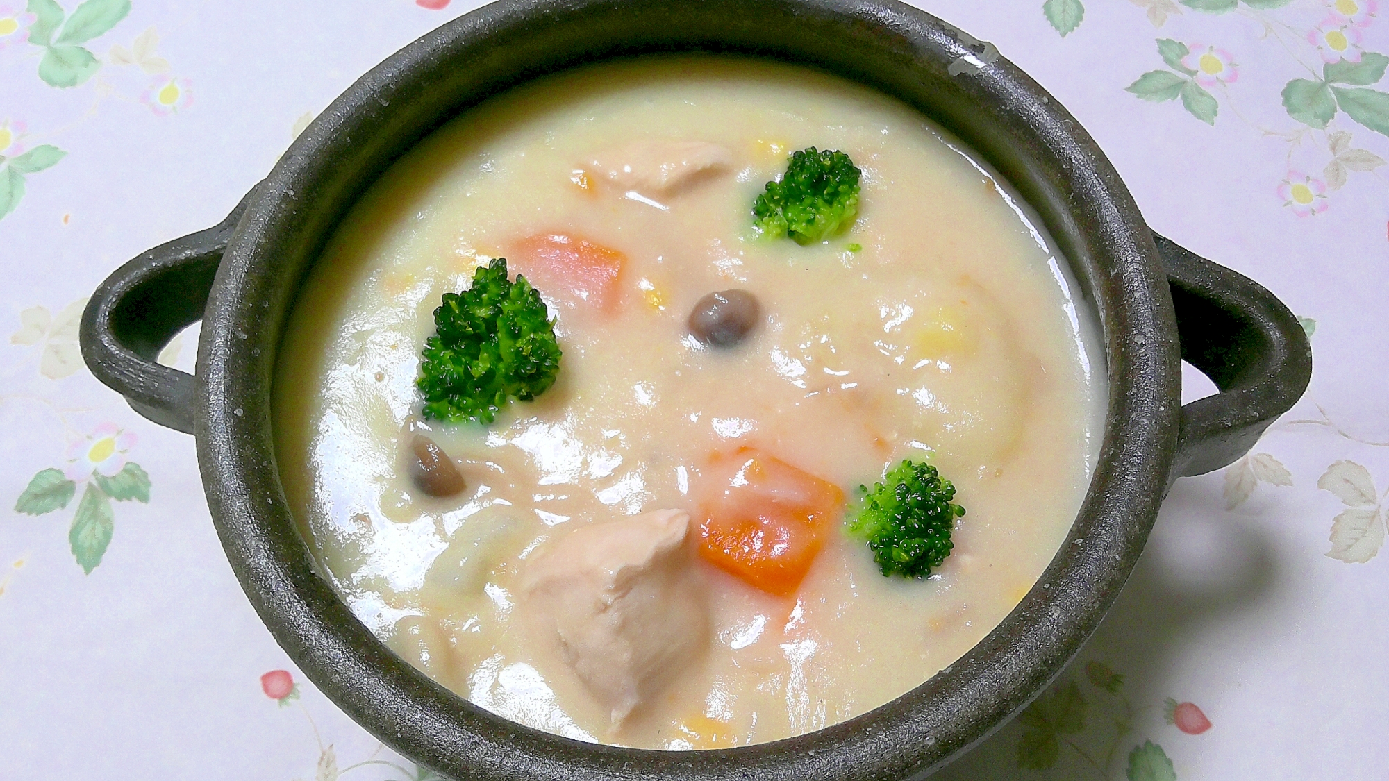 しめじ&ブロッコリー入りの野菜たっぷりシチュー!