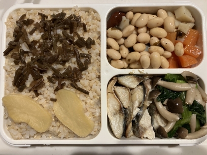 小松菜としめじのソース炒め