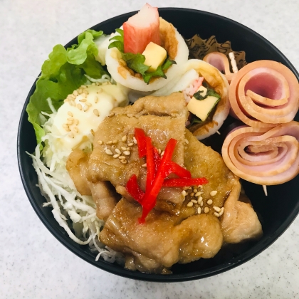 男子喜ぶ!!ちょっピリ♪豪華な　豚生姜焼き弁当～♥