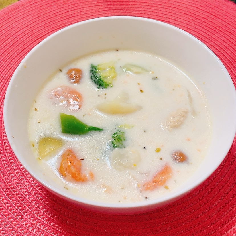 国産チーズと野菜ミルクスープ