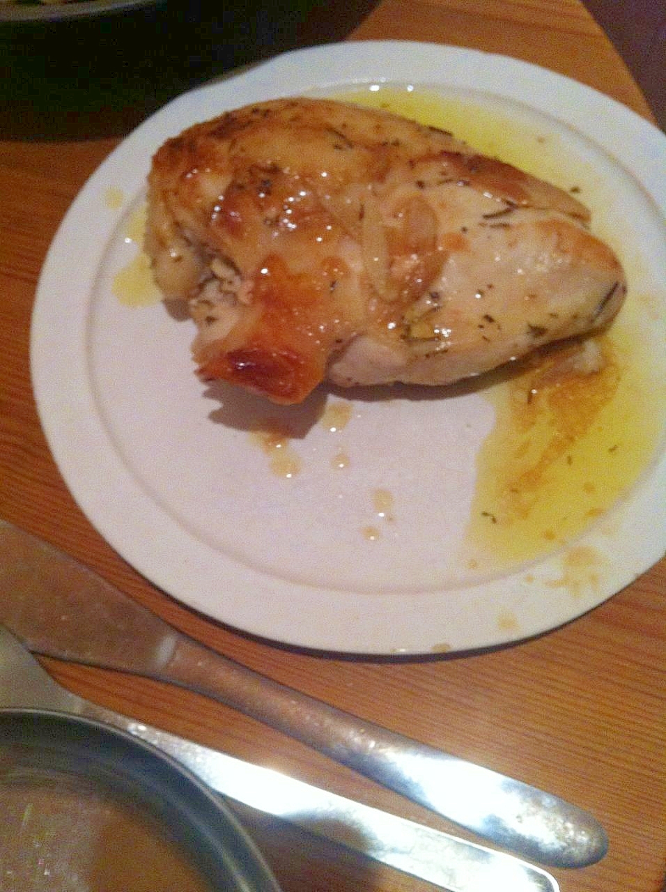 鶏胸肉でニンニクハーブステーキ