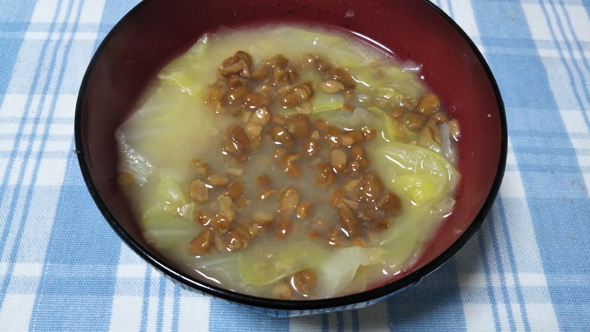 納豆ときゃべつの味噌汁☆