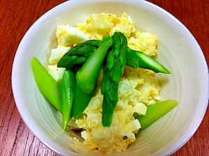 アスパラとたまごのポテトサラダ