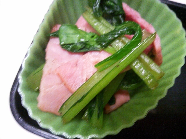 小松菜とベーコンの簡単炒め物