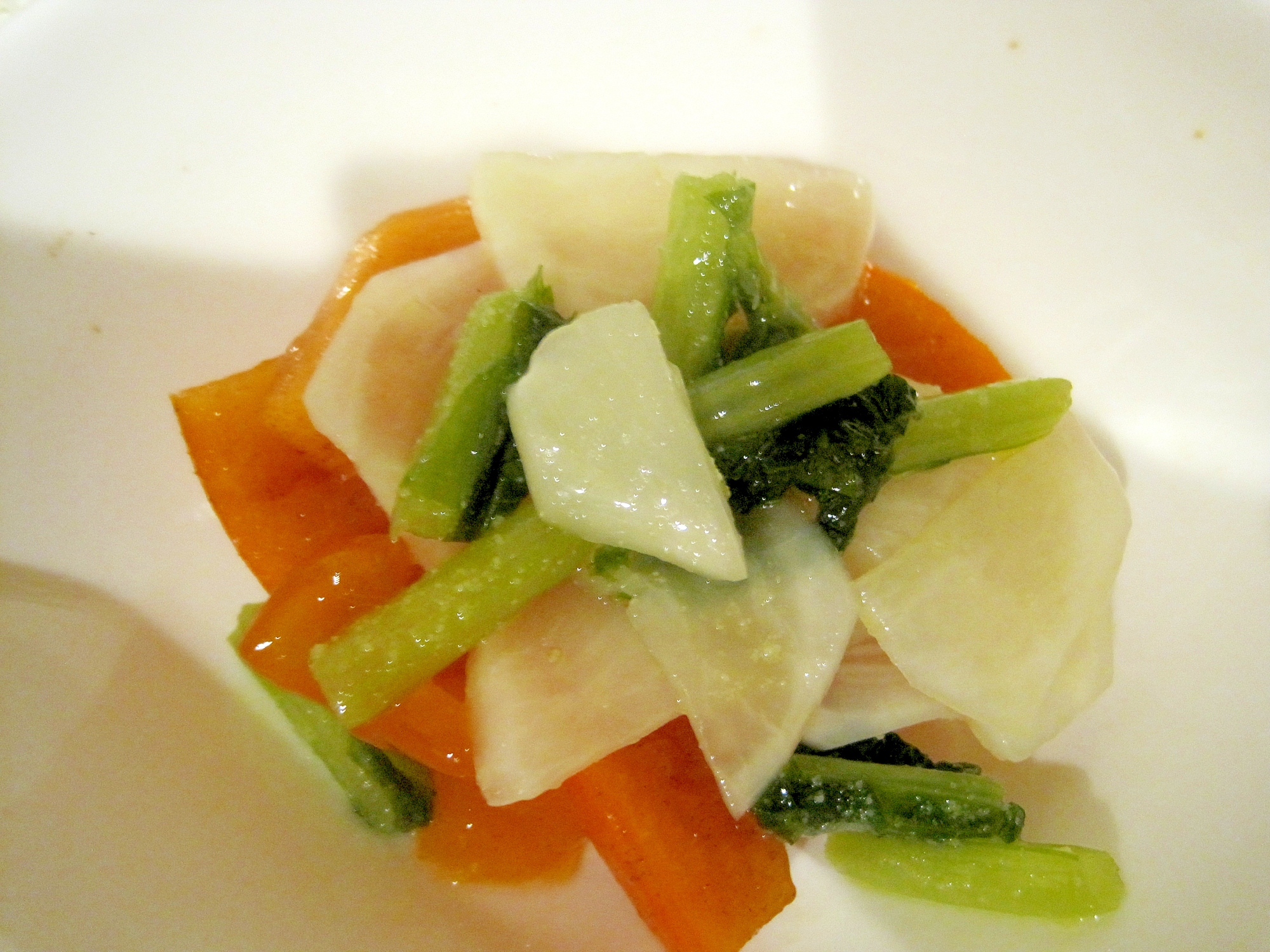 カブと柿の甘酢サラダ レシピ 作り方 By Yukkiy8 楽天レシピ