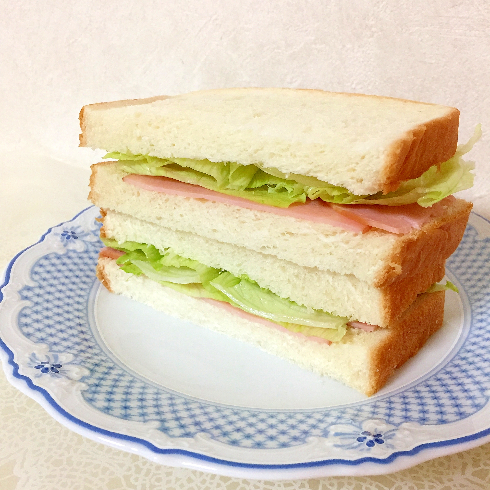 味付けは塩だけ めっちゃシンプルなハムレタスサンド レシピ 作り方 By ぽよっちぷーちゃん 楽天レシピ 味付けは塩だけ めっちゃシンプルなハムレタスサンド レシピ 作り方 By ぽよっちぷーちゃん 楽天レシピ