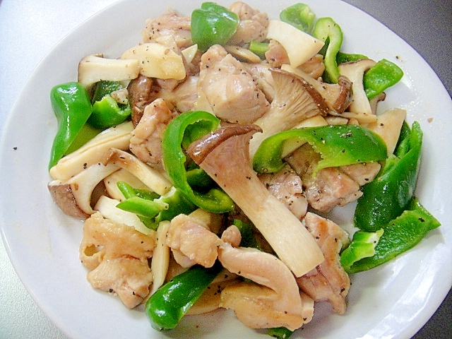 エリンギと鶏肉ピーマンのコンソメ炒め レシピ 作り方 By Mint74 楽天レシピ エリンギと鶏肉ピーマンのコンソメ炒め レシピ 作り方 By Mint74 楽天レシピ