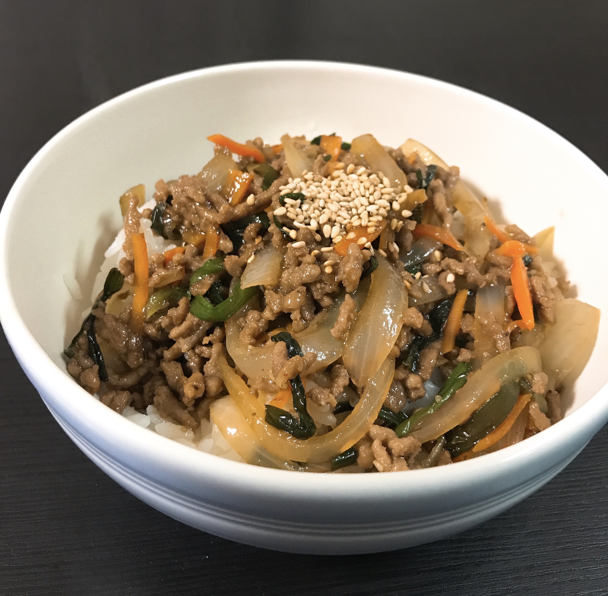 焼肉のたれで簡単！ひき肉で焼肉丼★