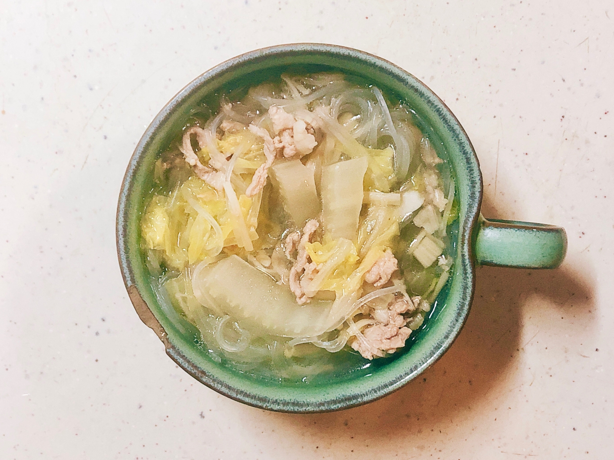 豚肉と白菜の春雨スープ