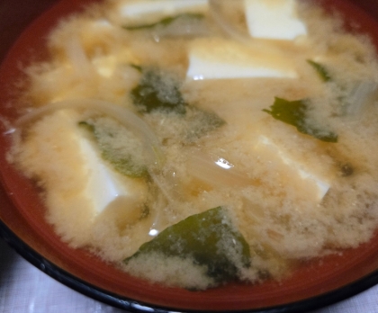 ワカメと豆腐の味噌汁